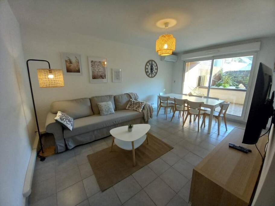 Appartement 8 Personnes En Face Des Remparts Climatise Avec Terrasse Et Parking Αβινιόν Εξωτερικό φωτογραφία